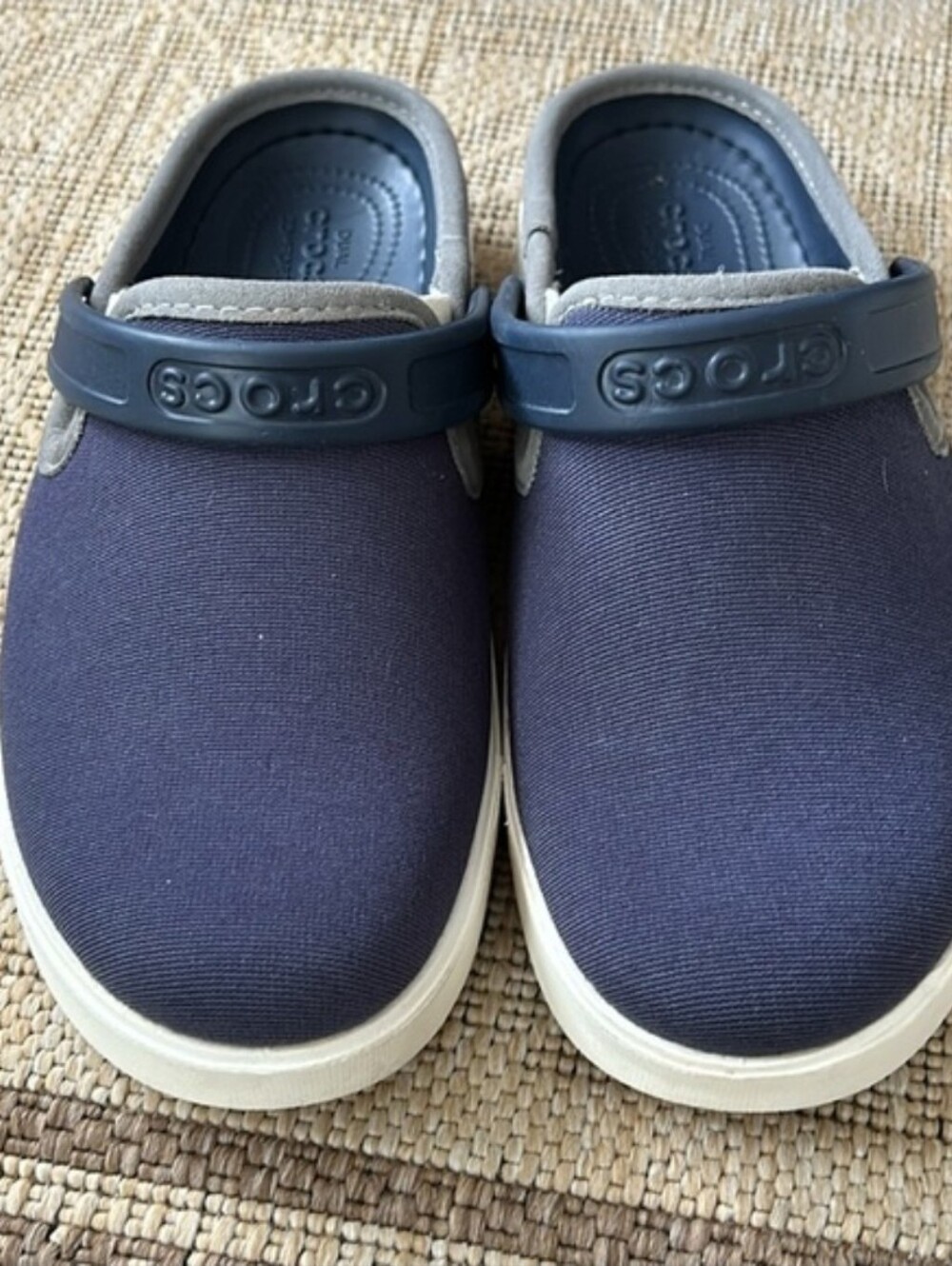 Crocs Unisex Citi Lane Canvas Clog Mule.  Women’s size  7 Men’s  size 5.